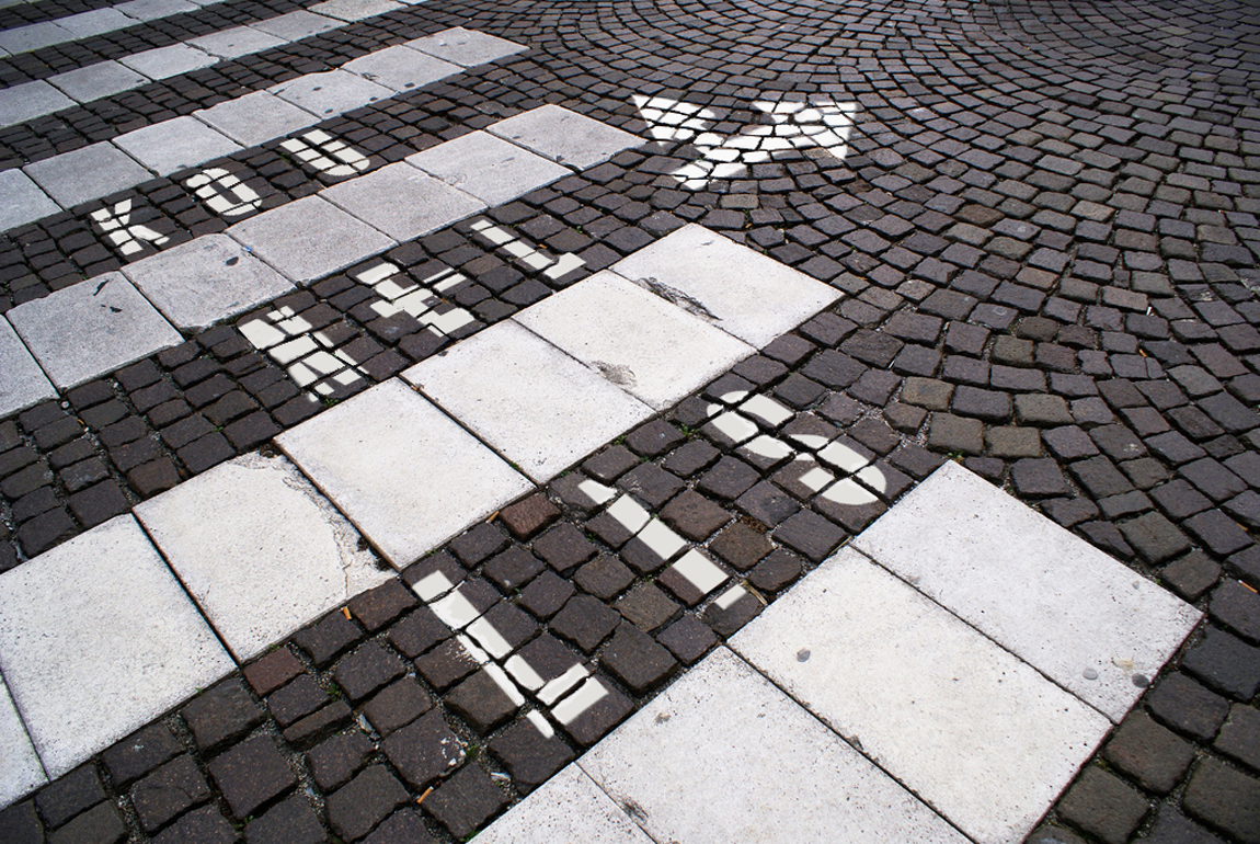 kounellis strada strisce